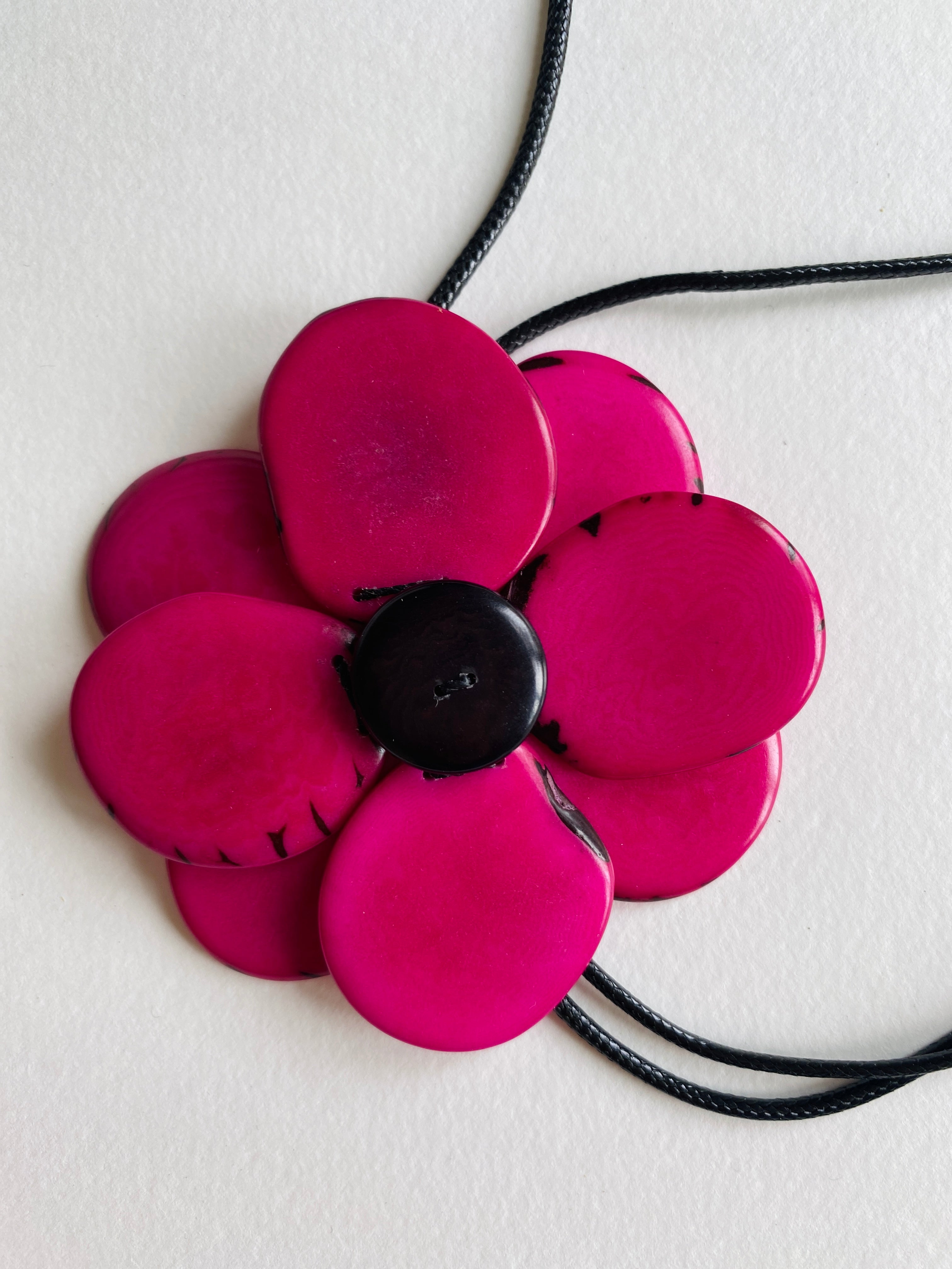 Margarita Tagua Necklace Set - Fuchsia Pink